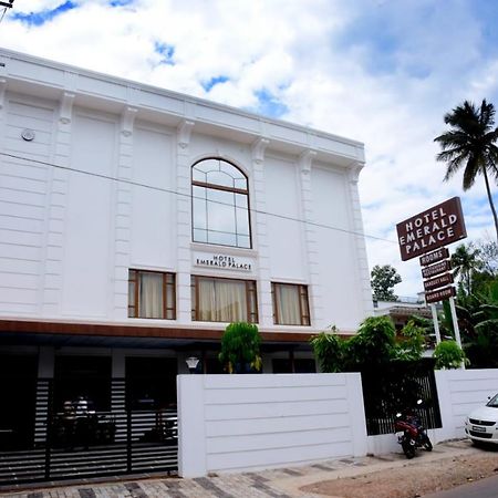 Hotel Emerald Palace Kottiyam Luaran gambar
